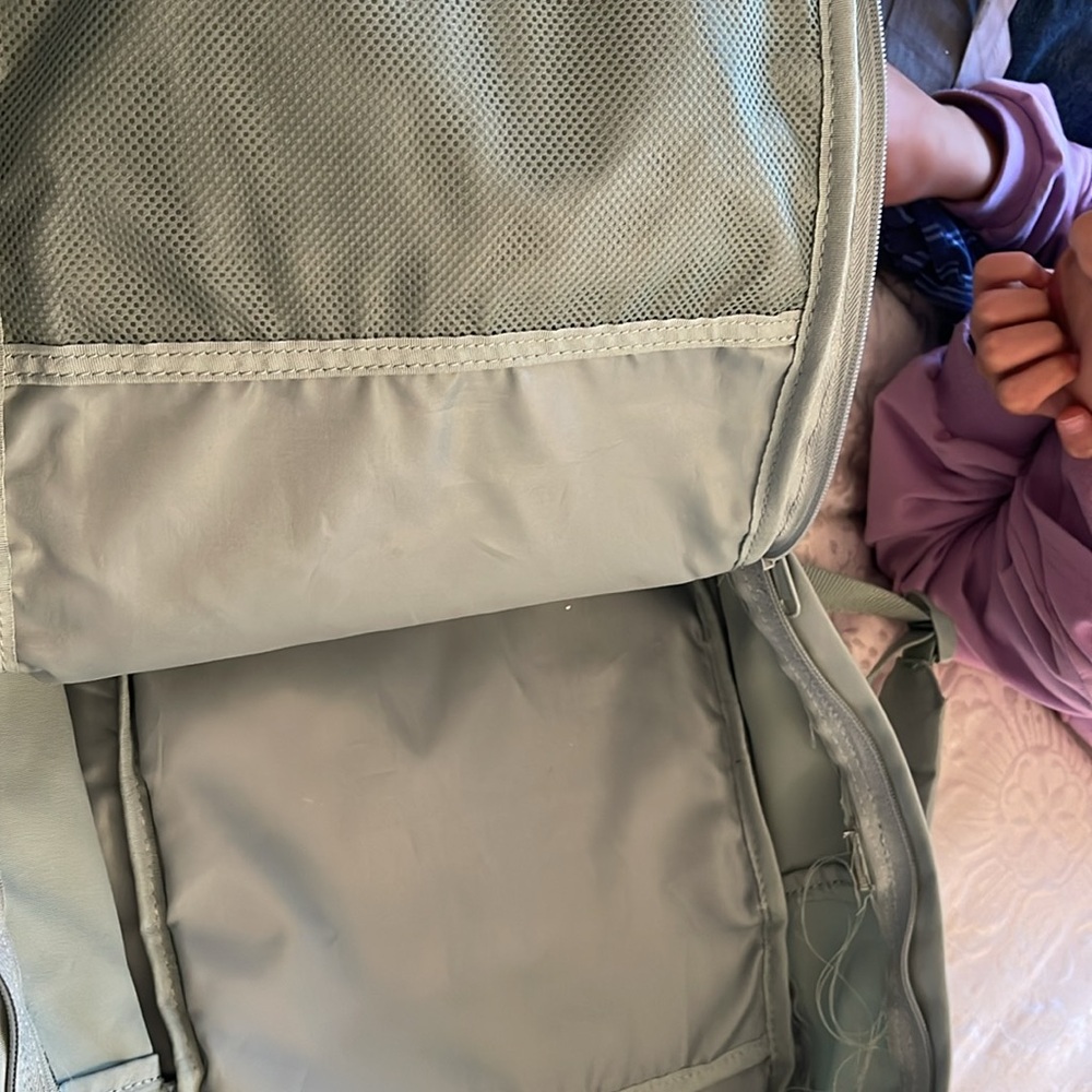 Stylish Gray Backpack - Picture 4 of 6
